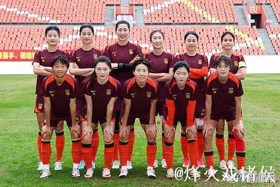 黑暗中绽放光芒的女足青春团队 黑暗中绽放光芒的女足青春团队