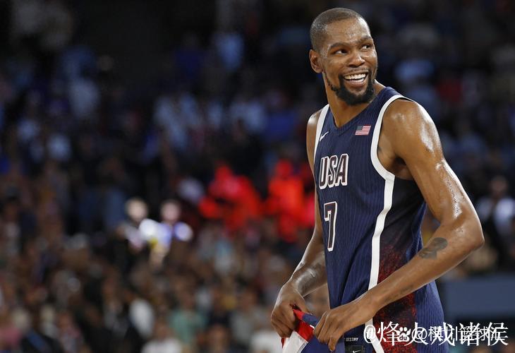 输不起?拒绝采访,詹姆斯提前退场原因找到,谁注意杜兰特举动 输不起?拒绝采访,詹姆斯提前退场原因找到,谁注意杜兰特举动